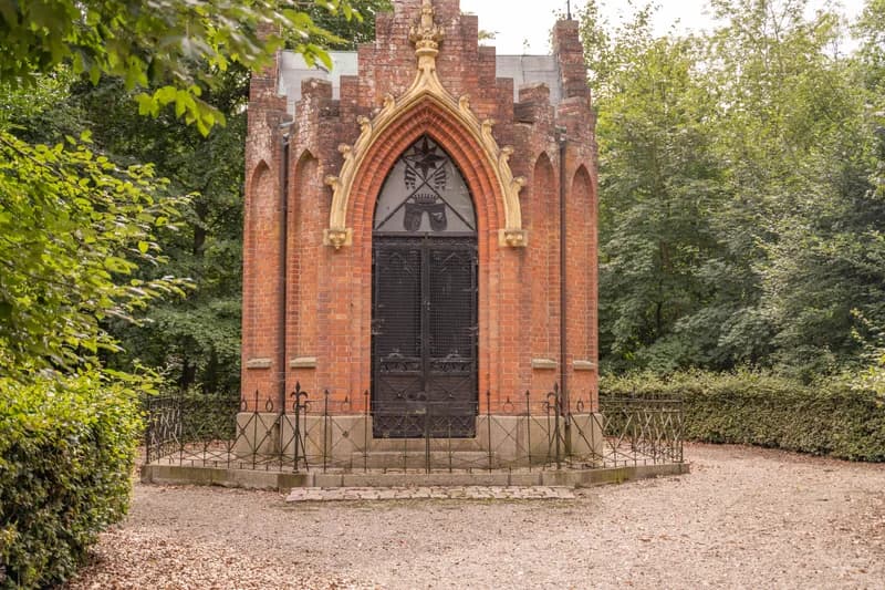 Agerup Gods gotiske kapel i slotshaven