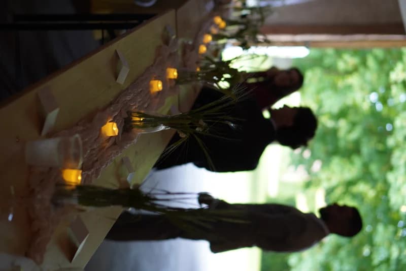 Smukt dækket bryllupsbord på Agerup Gods