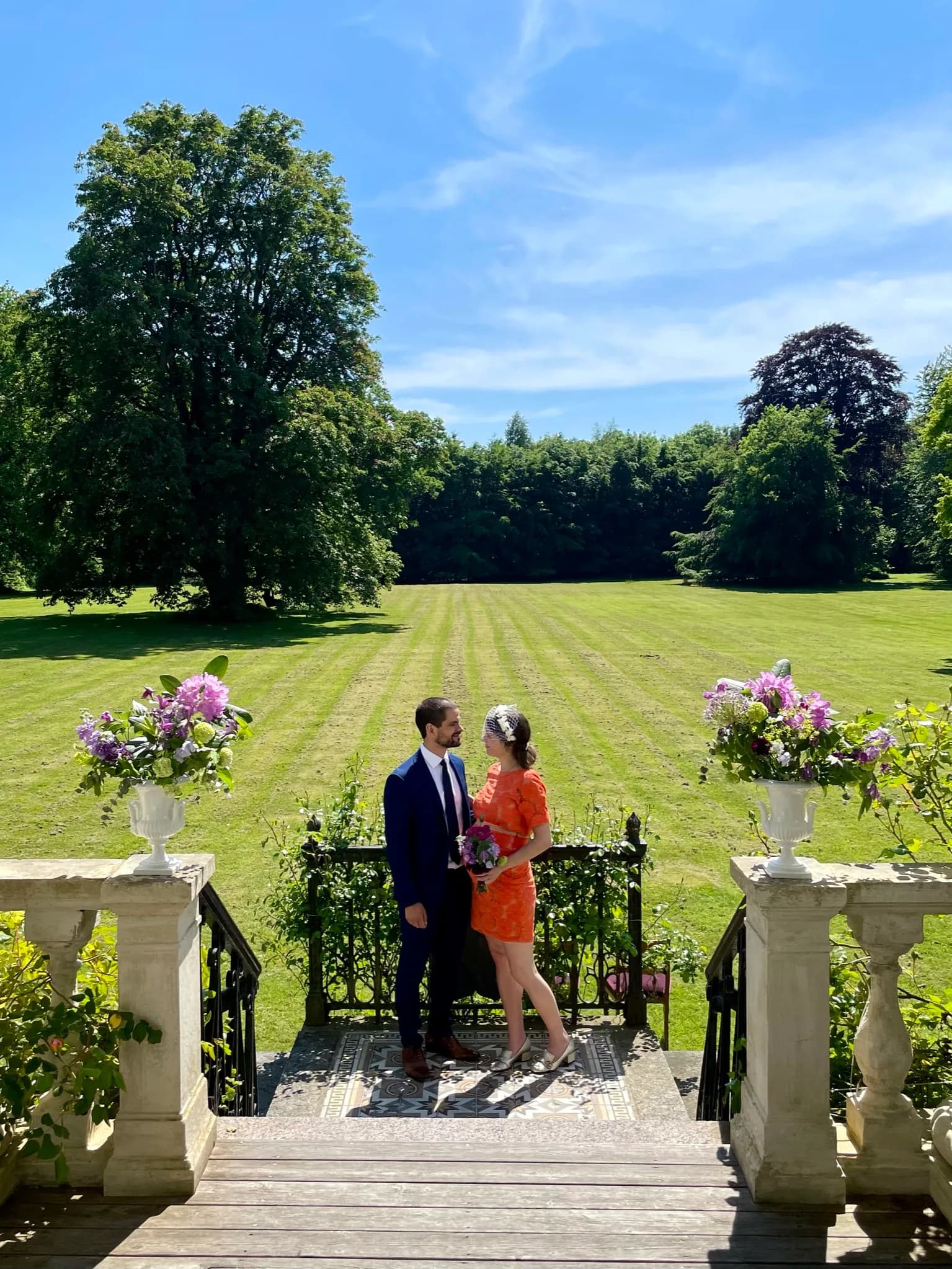 Agerup Gods terrasse med udsigt over haven